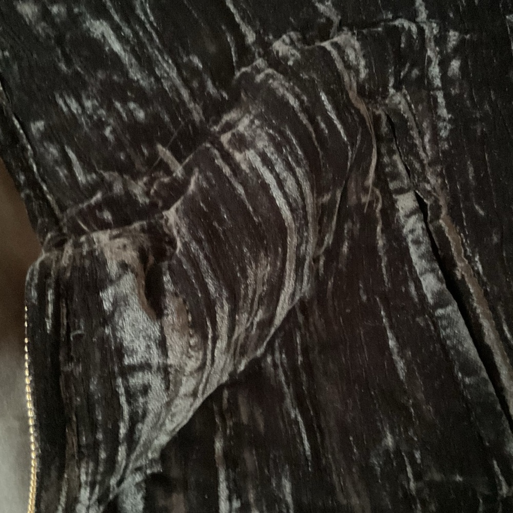 Zara Quilted Velvet Jacket in Black - medium - Picture 7 of 8